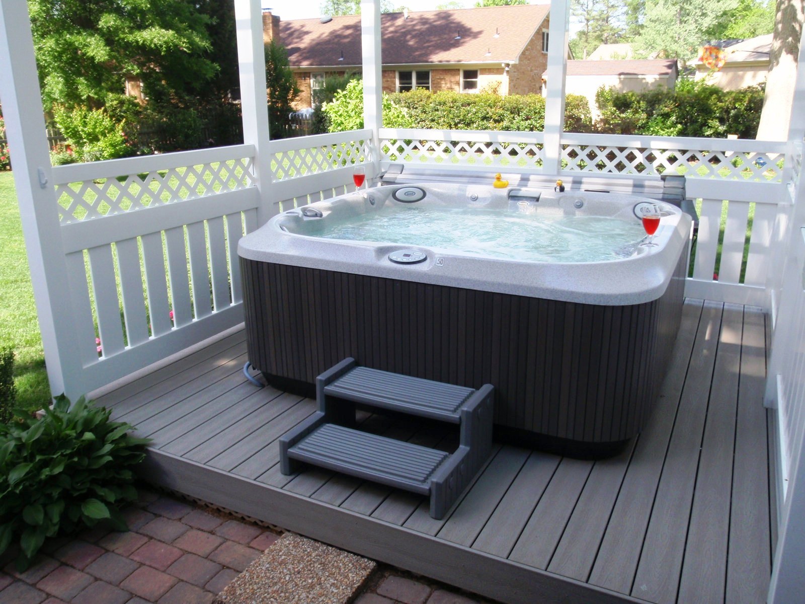 Jacuzzi J-335