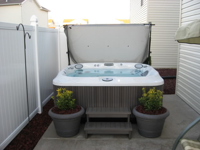   Jacuzzi J-335